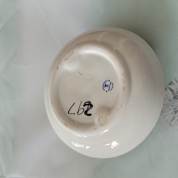 CAPIDIMONTE ITALY L'atelier vegetable small centerpiece 6" collection Porcelain - Picture 4 of 5